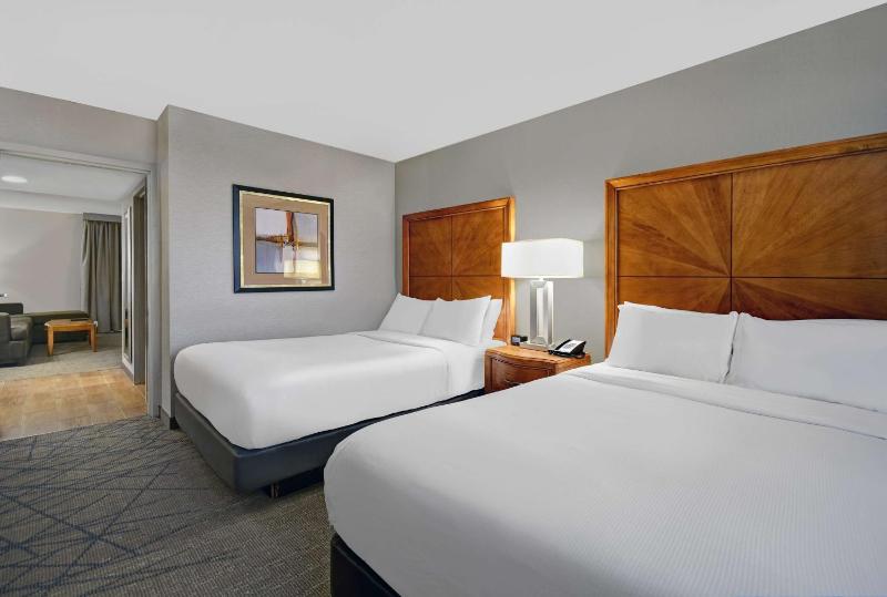 Suite with Two Double Beds - Non-Smoking image 1