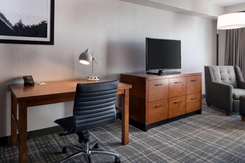Embassy Suites By Hilton Austin - Central - image 10