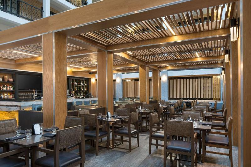 Embassy Suites By Hilton Austin - Central - image 13