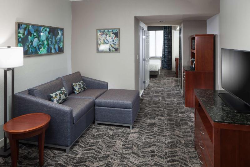 Junior King Suite with Roll-In Shower - Mobility Access image 3