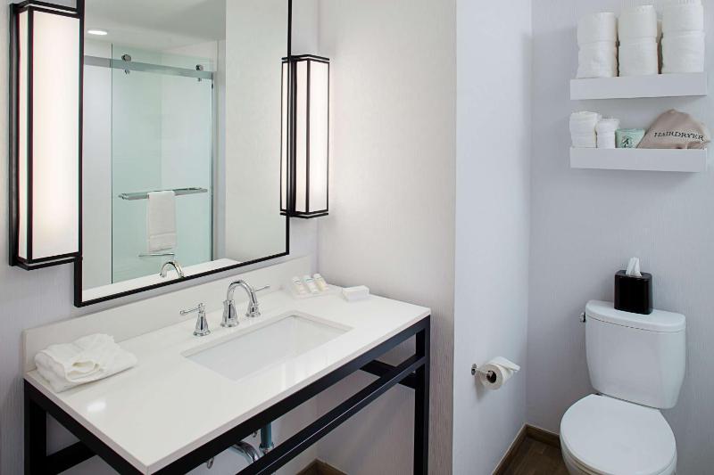 King Room image 2