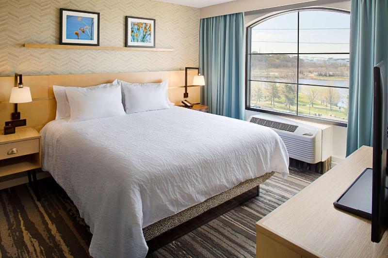 King Room with Harbour View image 4