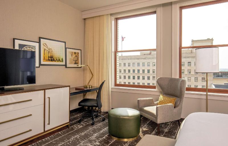 King Room image 3