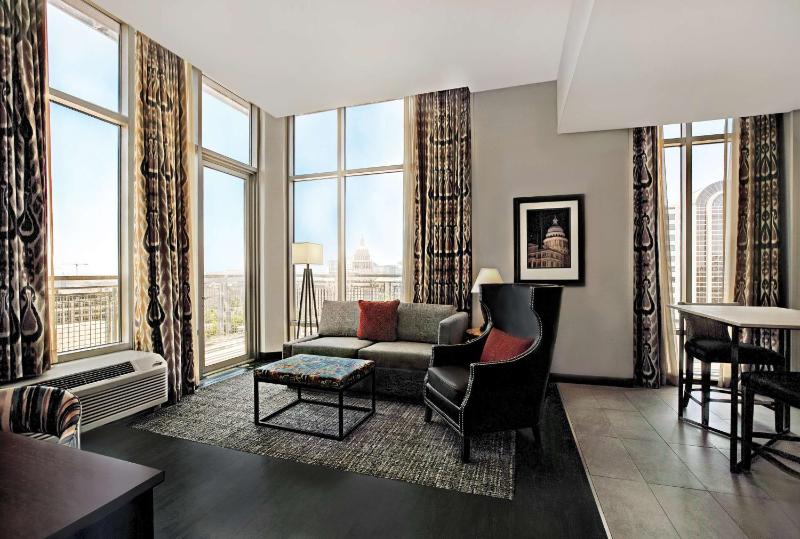 King Studio Suite with Balcony image 4