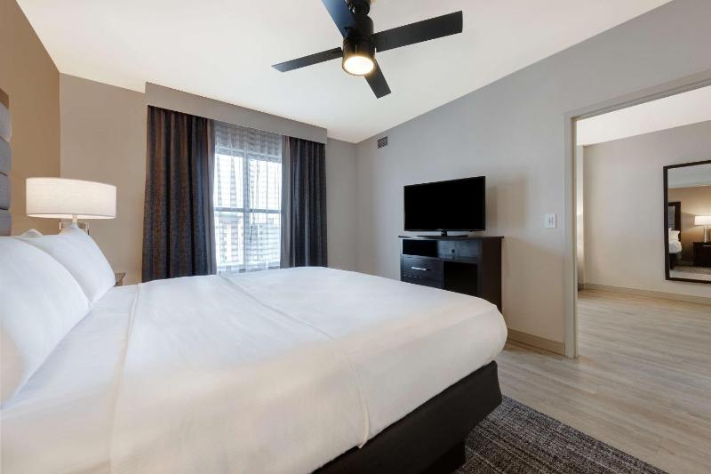 One-Bedroom King Suite - Non-Smoking image 3