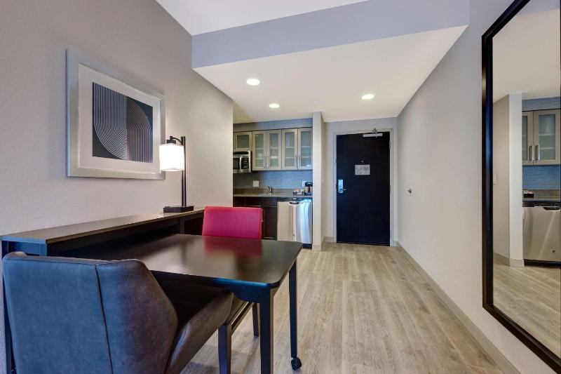 King Studio Suite - Non-Smoking image 4