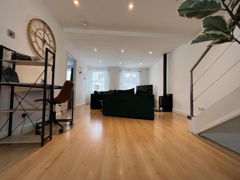 Princess Victoria Hideaway - image 18