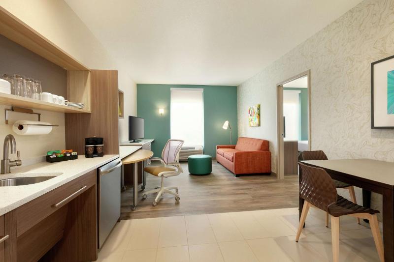 One-Bedroom King Suite - Non-Smoking image 3