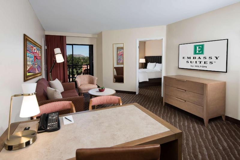 King Suite with Standard View image 3