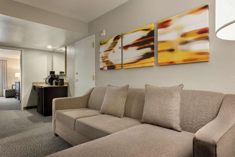 Two-Room King Suite - Non-Smoking image 3
