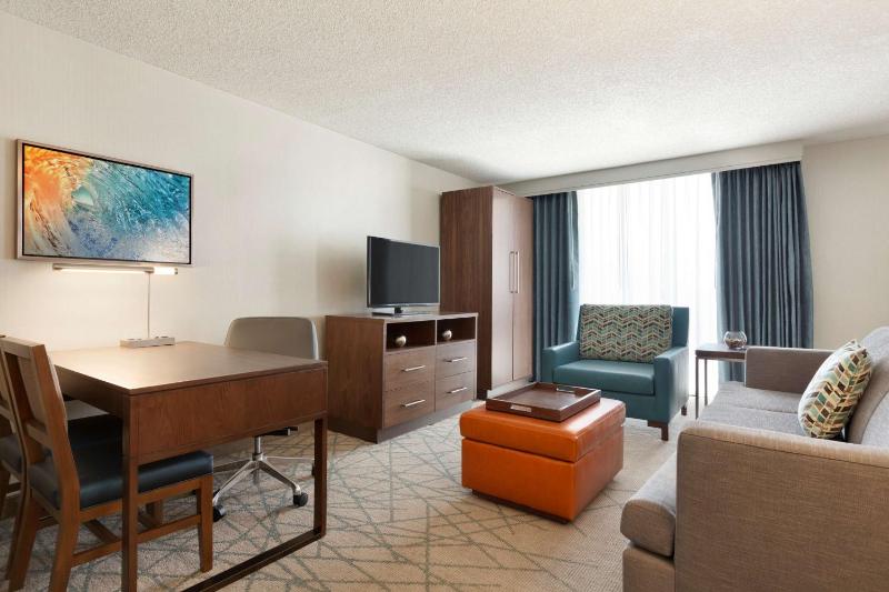 King Suite - Non-Smoking image 4
