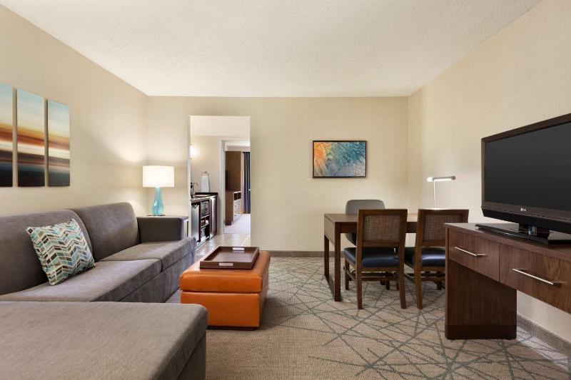 Executive King Suite - Non-Smoking image 4