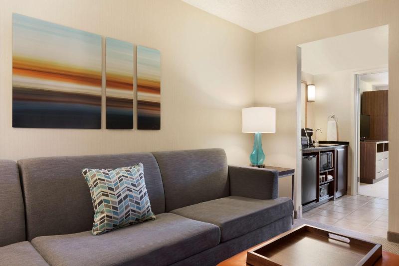 Executive Suite with two Queen Beds - Non-Smoking image 4