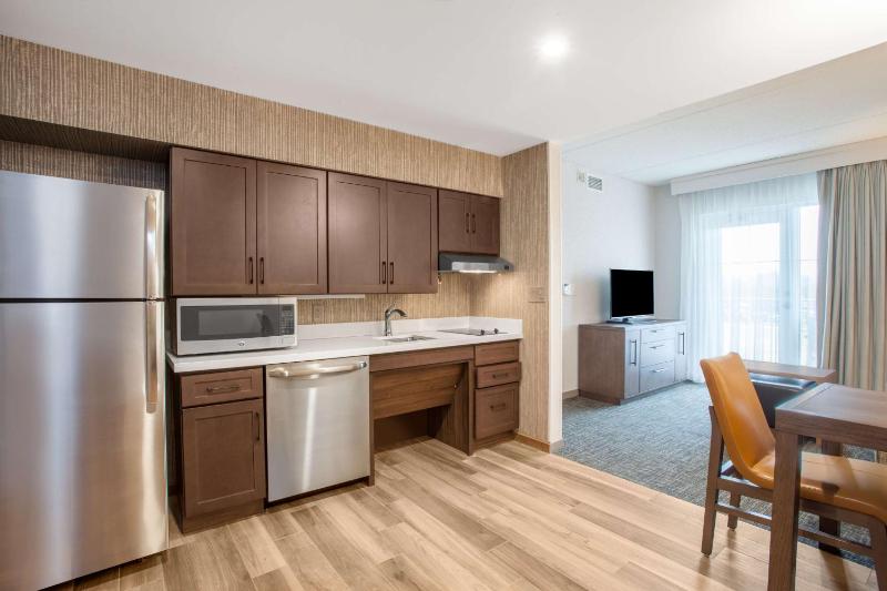 Two-Bedroom Suite - Hearing Access/Non-Smoking image 3