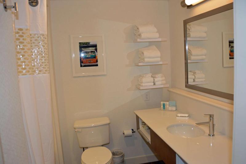 King Room - Non-Smoking image 4