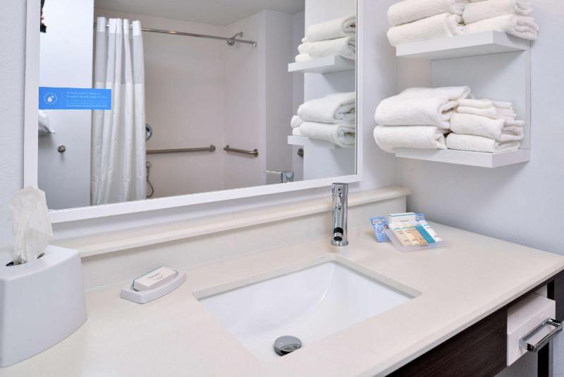 King Room - Hearing Access/Non-Smoking image 2