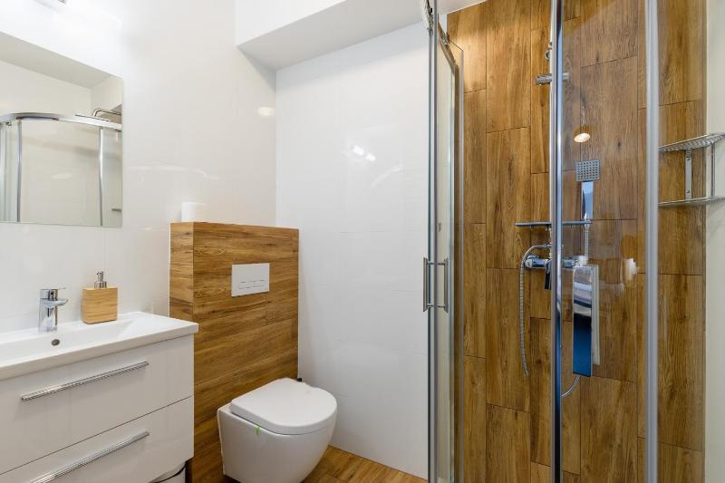 Triple Room with Balcony image 4
