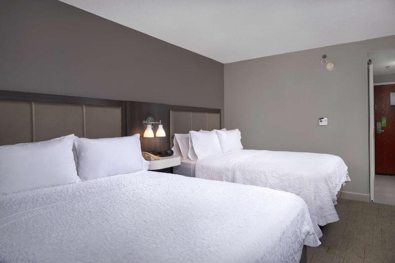 Room with Two Queen Beds - Non-Smoking image 3