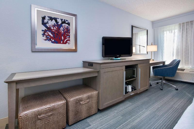 King Room with Sofa Bed and Study - Non-Smoking image 4