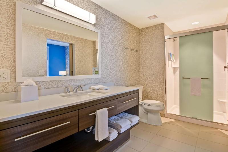 One-Bedroom King Suite - Non-Smoking image 2