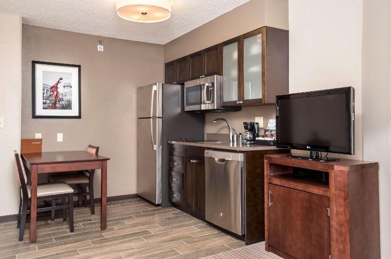One-Bedroom King Suite - Non-Smoking image 3