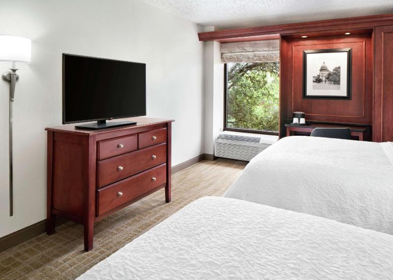 Queen Room with Two Queen Beds - Non-Smoking image 1