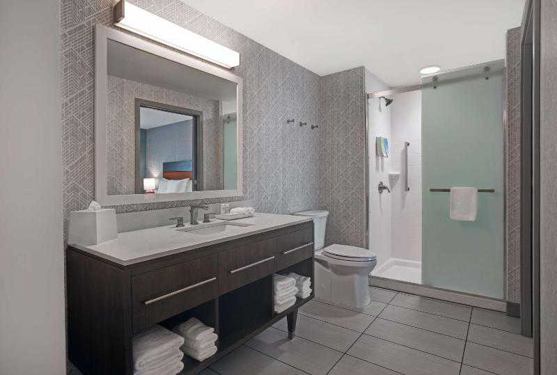 One-Bedroom King Suite - Non-Smoking image 2