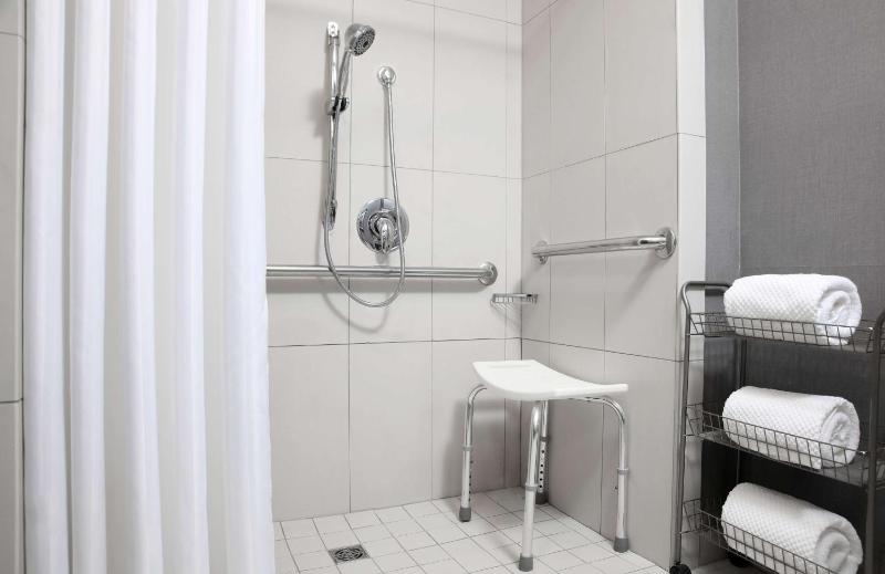 King Room with Sofa Bed and Roll-In Shower - Mobility and Hearing Access image 2
