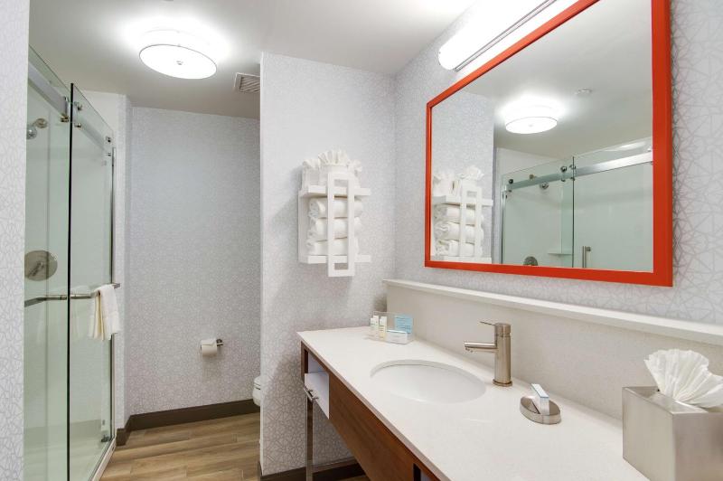 King Room - Hearing Access/Non-Smoking image 2
