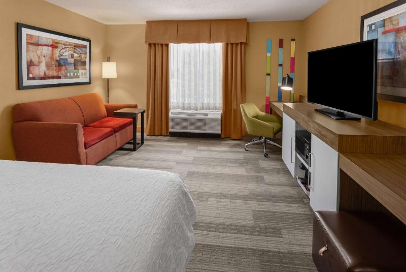 King Room with Sofa Bed and Study - Non-Smoking image 4