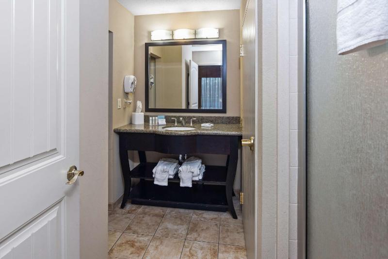King Studio Suite with Whirlpool - Non-Smoking image 3