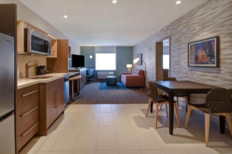 One-Bedroom King Suite - Non-Smoking image 4