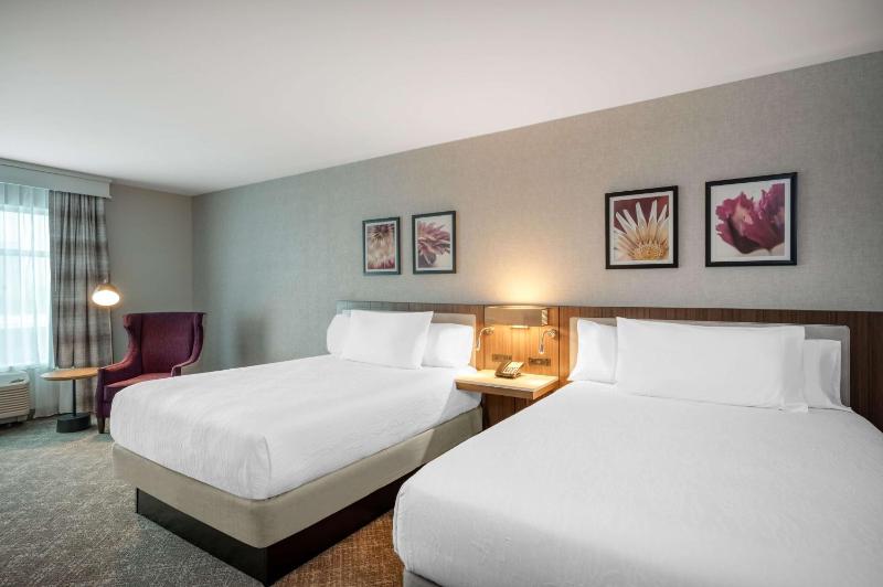 Premium Queen Room with Two Queen Beds image 1