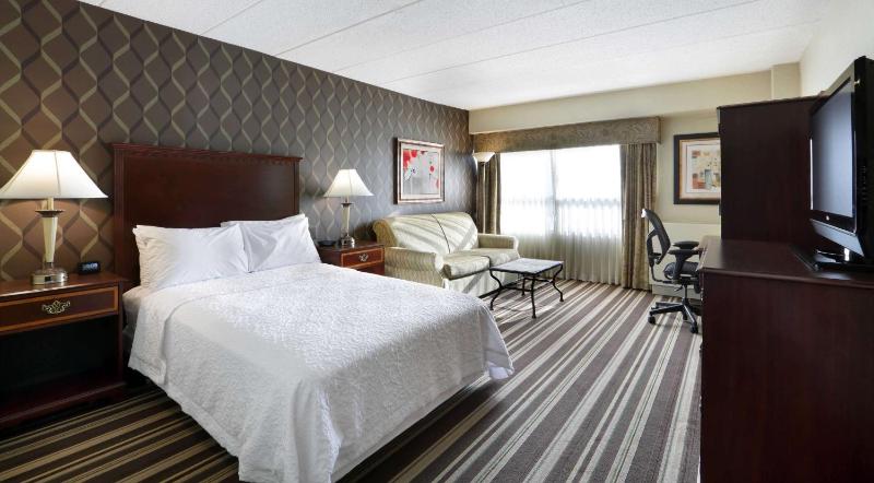 Double Room with Roll in Shower - Non-Smoking image 1