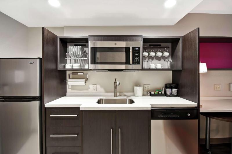 King Studio Suite - Non-Smoking image 2