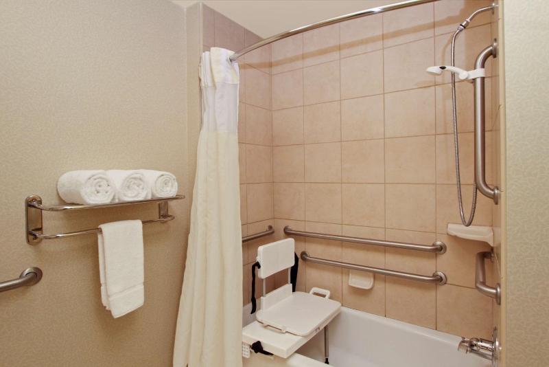 King Room with Bath Tub - Mobility Access image 2