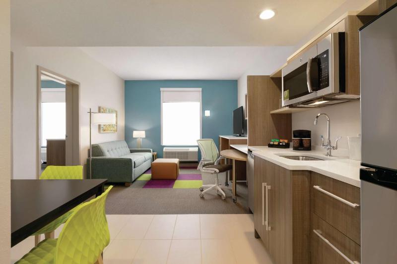 One-Bedroom Queen Suite - Non-Smoking image 1