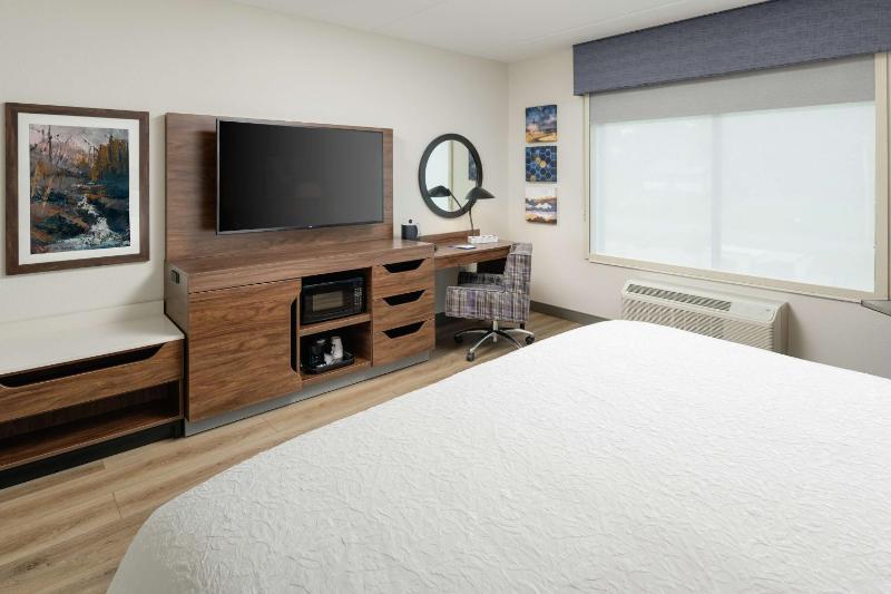 King Room image 3