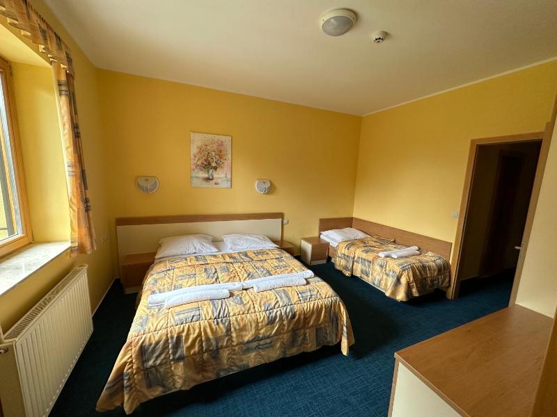 Apartment (3 Adults + 1 Child) image 1