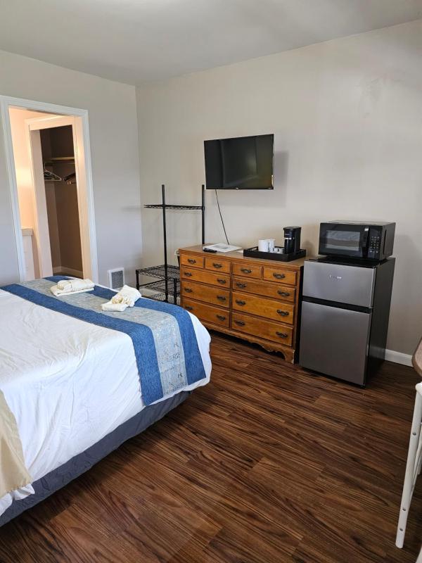 Deluxe King Room image 1