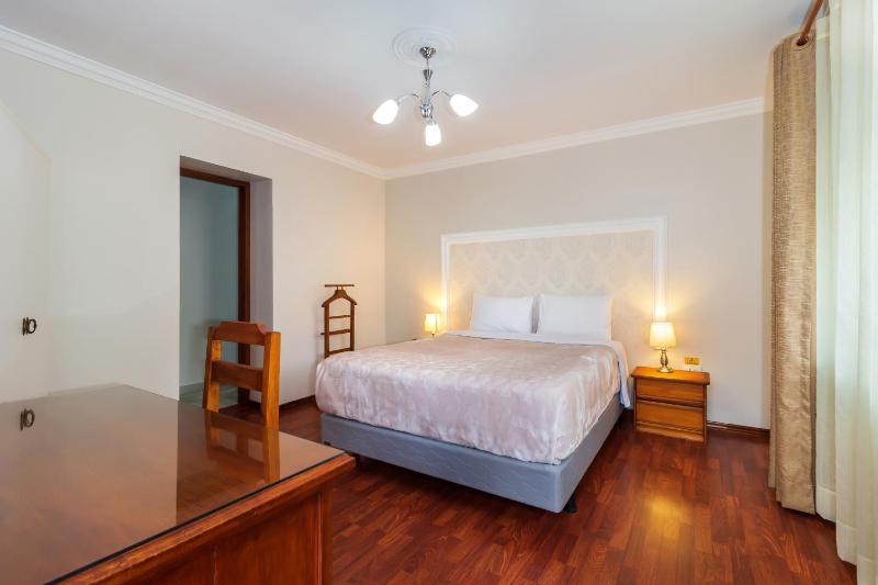 Hotel La Cartuja - image 4