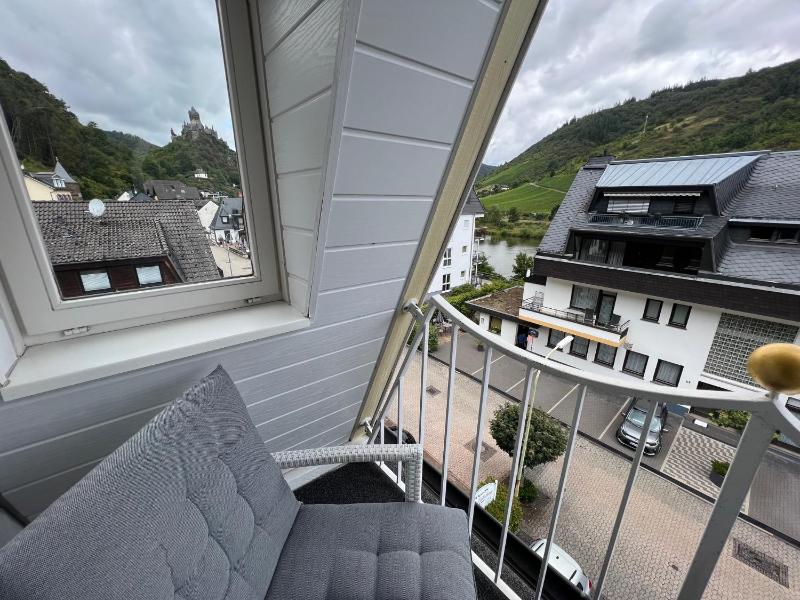 Double Room with Balcony image 3