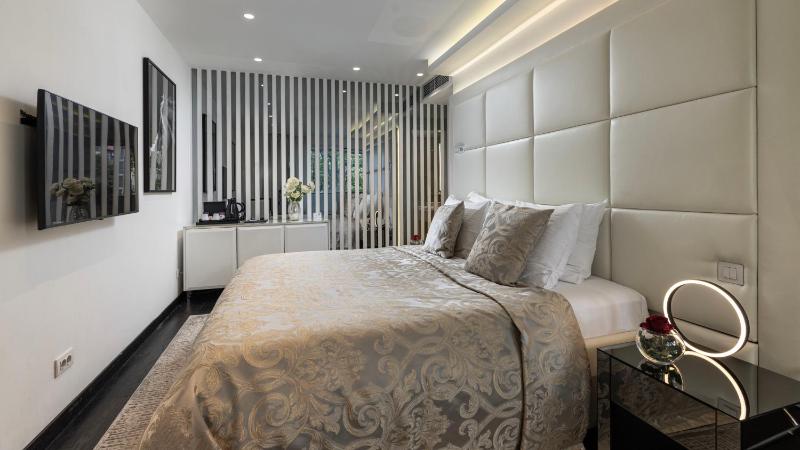 Standard Double Room image 4