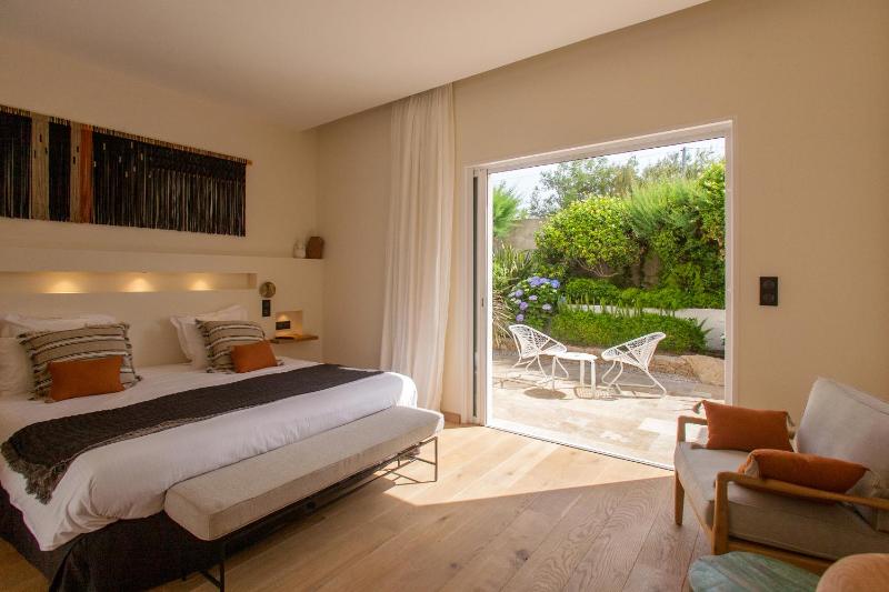 Superior Double Room with Garden View image 1