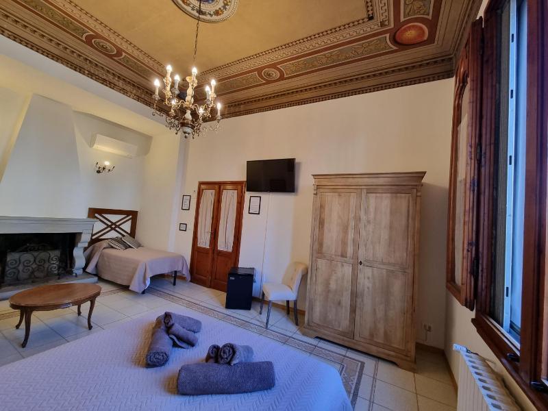 Quadruple Room image 4