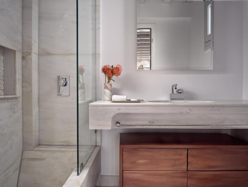 Standard Double or Twin Room with Courtyard View image 4