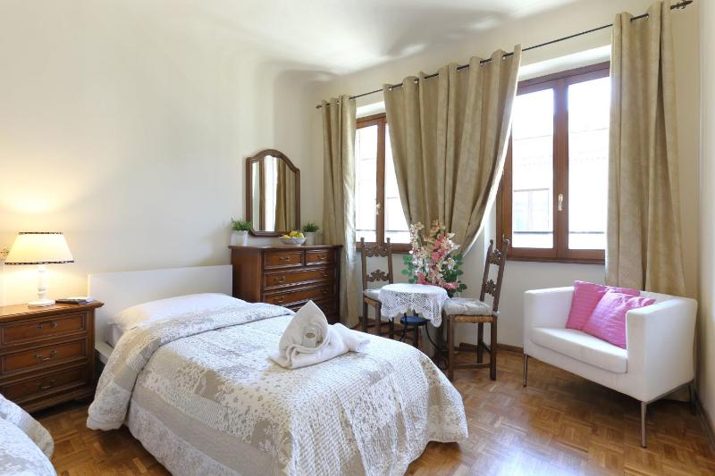 Quadruple Room with Private External Bathroom image 4