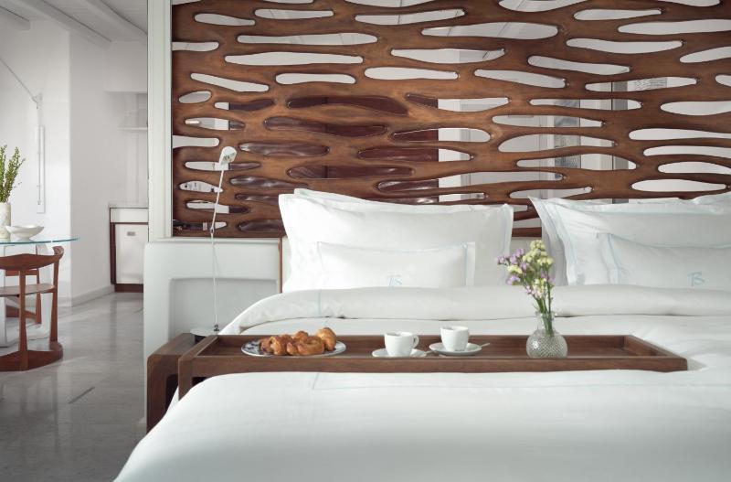 Belvedere Suite with Spectacular Sea View image 1