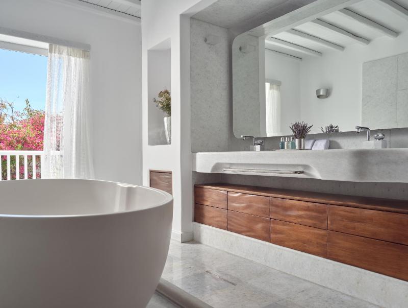 Belvedere Suite with Spectacular Sea View image 4