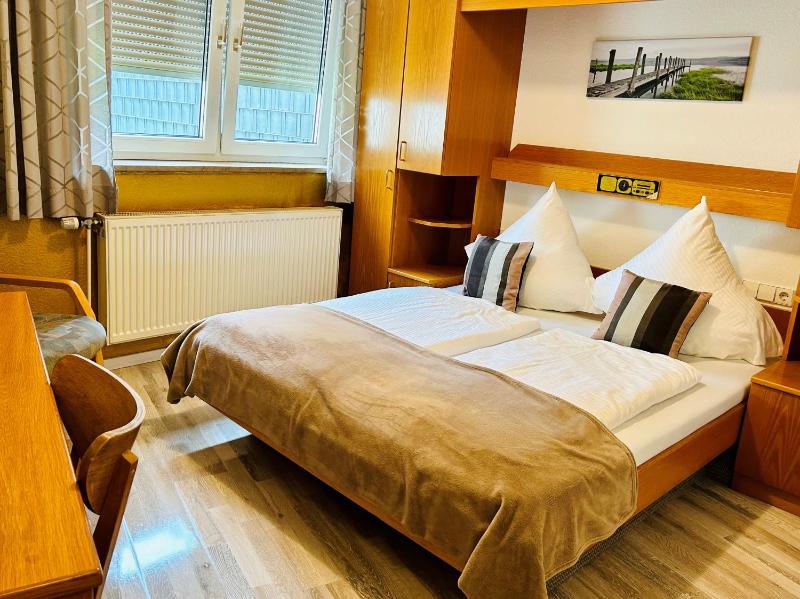 Standard Double Room image 1